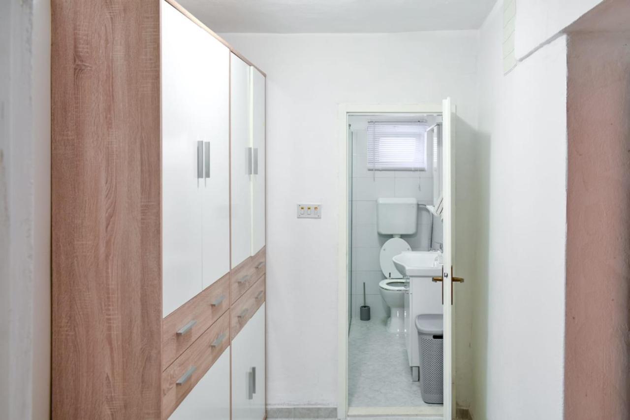 Apartman Karmen Apartamento Kaštela Exterior foto