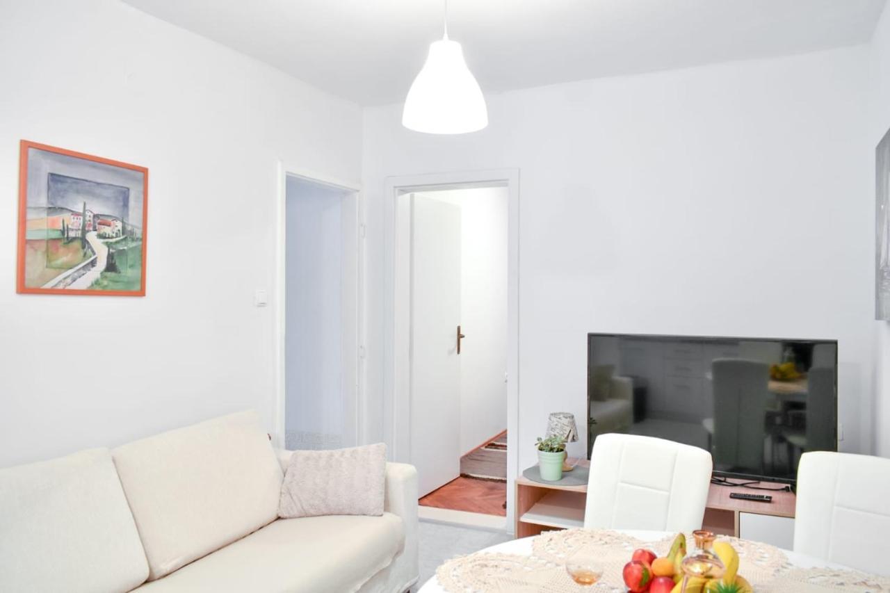 Apartman Karmen Apartamento Kaštela Exterior foto