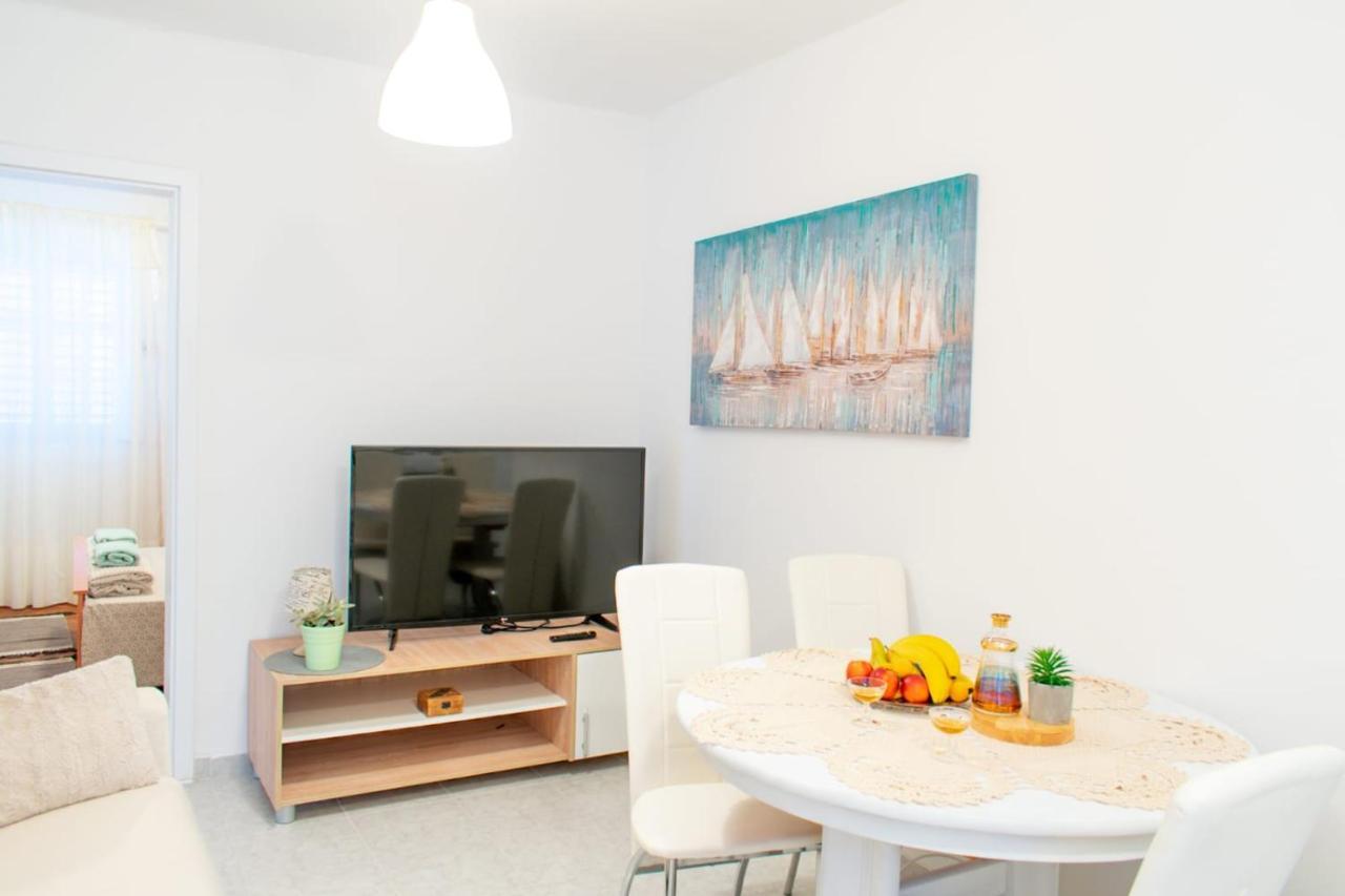 Apartman Karmen Apartamento Kaštela Exterior foto