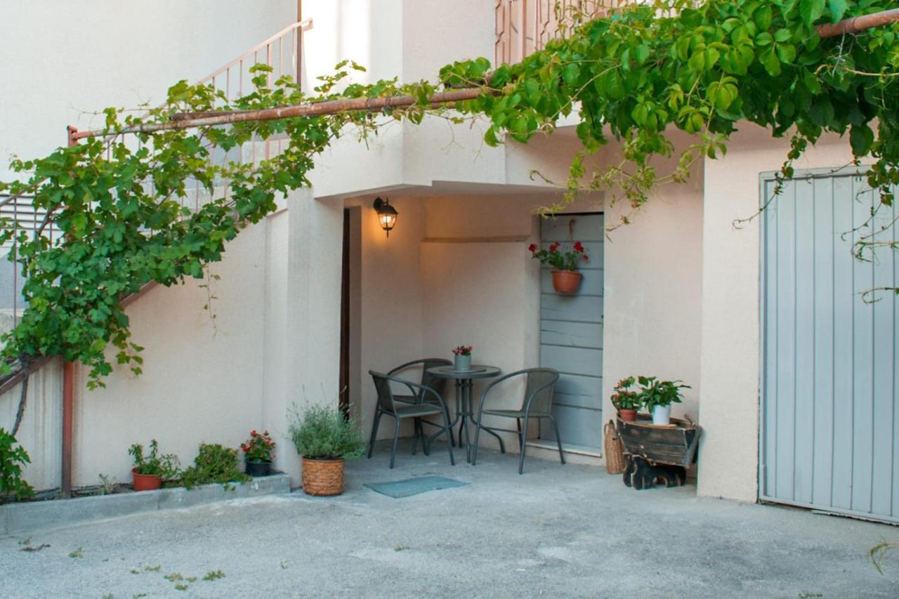 Apartman Karmen Apartamento Kaštela Exterior foto